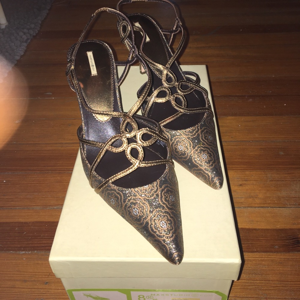 Max Studio Sling Back Heels